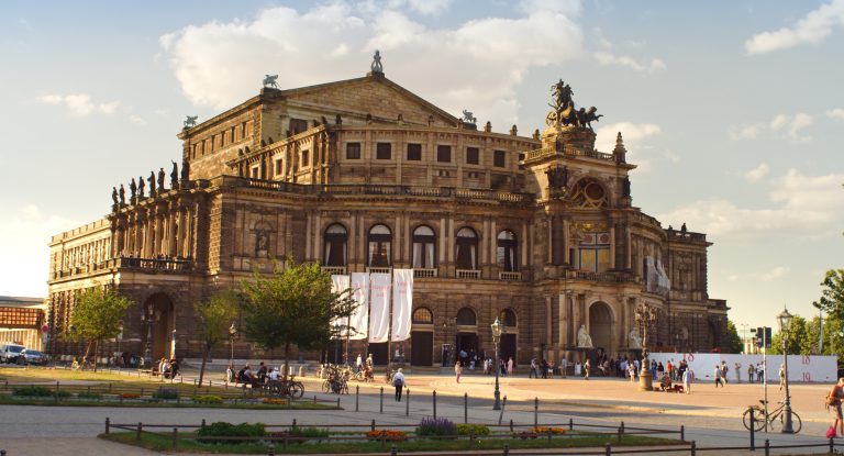 DANCING_PINA_STILLS_IPHIGENIE_AUF_TAURIS_SEMPEROPER_DRESDEN__1