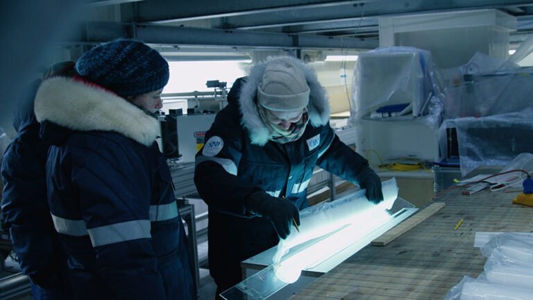 DGDW_STILLS_MARIA_EISLABOR_12 Kopie